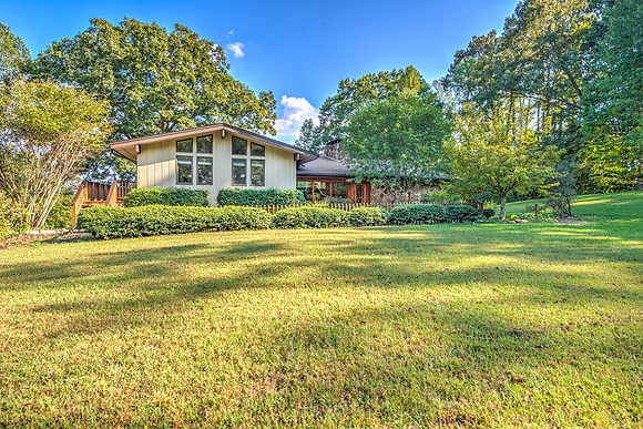 Tri level home
